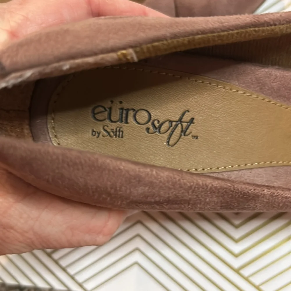 Eurosoft by Soft Frieda Mulberry Suede Heels with Buckle Women’s‎ Size 8 1/2M